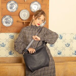 Alternative view of Women's leather shoulderbag FAY MEDIUM