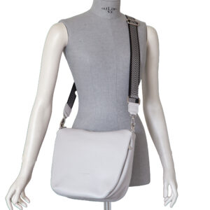 Alternative view of Tracolla in pelle con tasche V24478 da donna