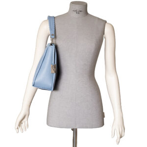 Alternative view of Borsa a spalla V25481 in pelle martellata a grana grossa