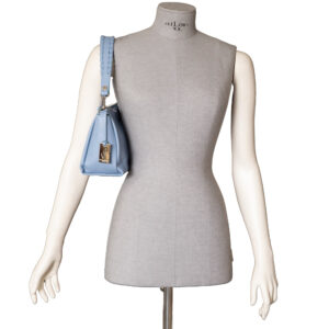 Alternative view of Tracolla da donna V25483 in pelle martellata a grana grossa