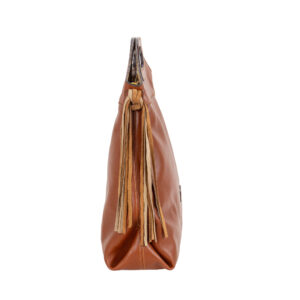 Borsa a mano in pelle con concia vegetale e frange decorative. Mod. F27209 di Pelletteria Veneta