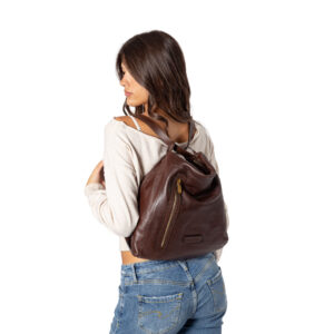 Borsa in pelle conciata al vegetale convertibile in zaino art. F27200 di Pelletteria Veneta